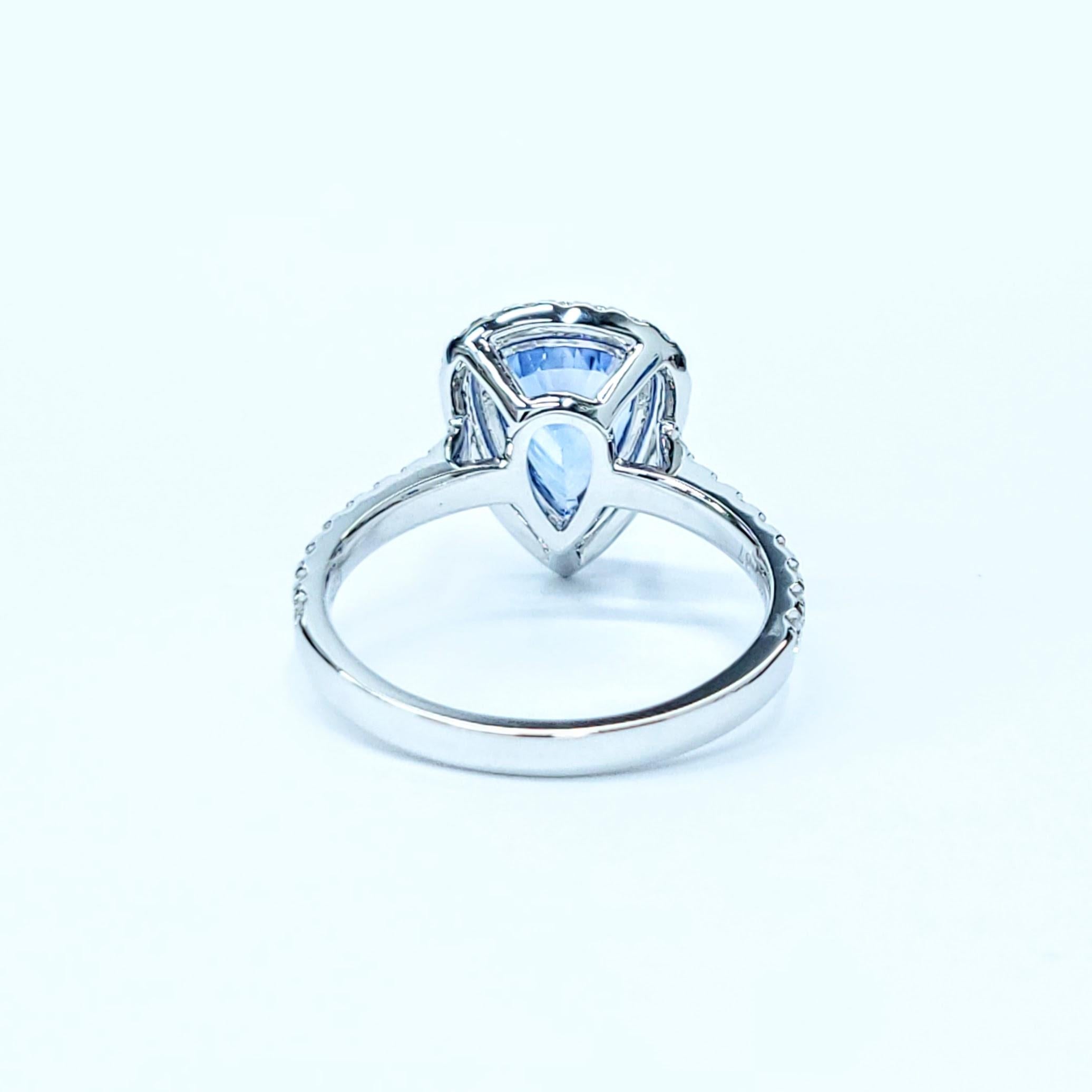 Women's IGI Certified 2.47 Carat Blue Sapphire & Diamond Ring in 18K White Gold For Sale