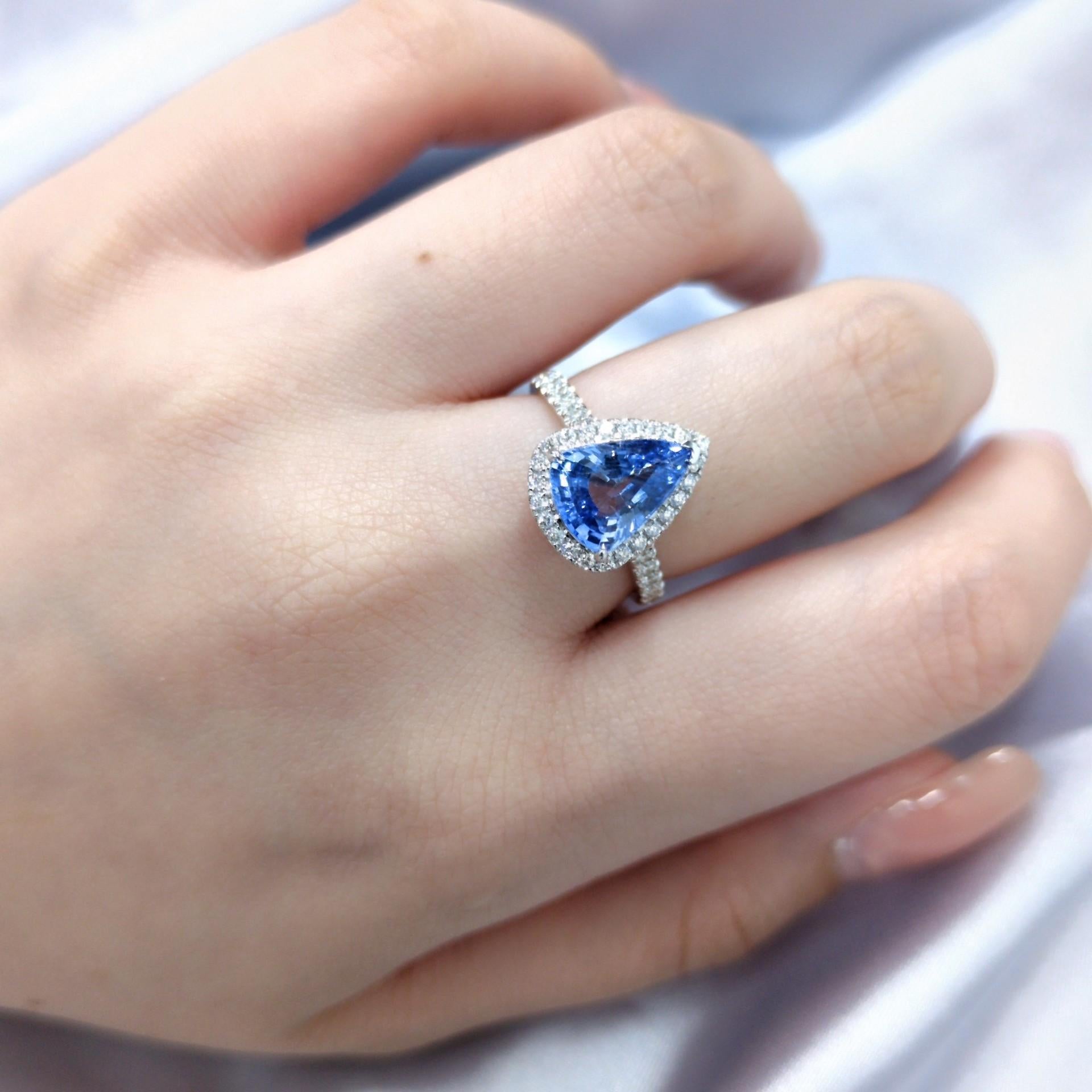 IGI Certified 2.47 Carat Blue Sapphire & Diamond Ring in 18K White Gold For Sale 3