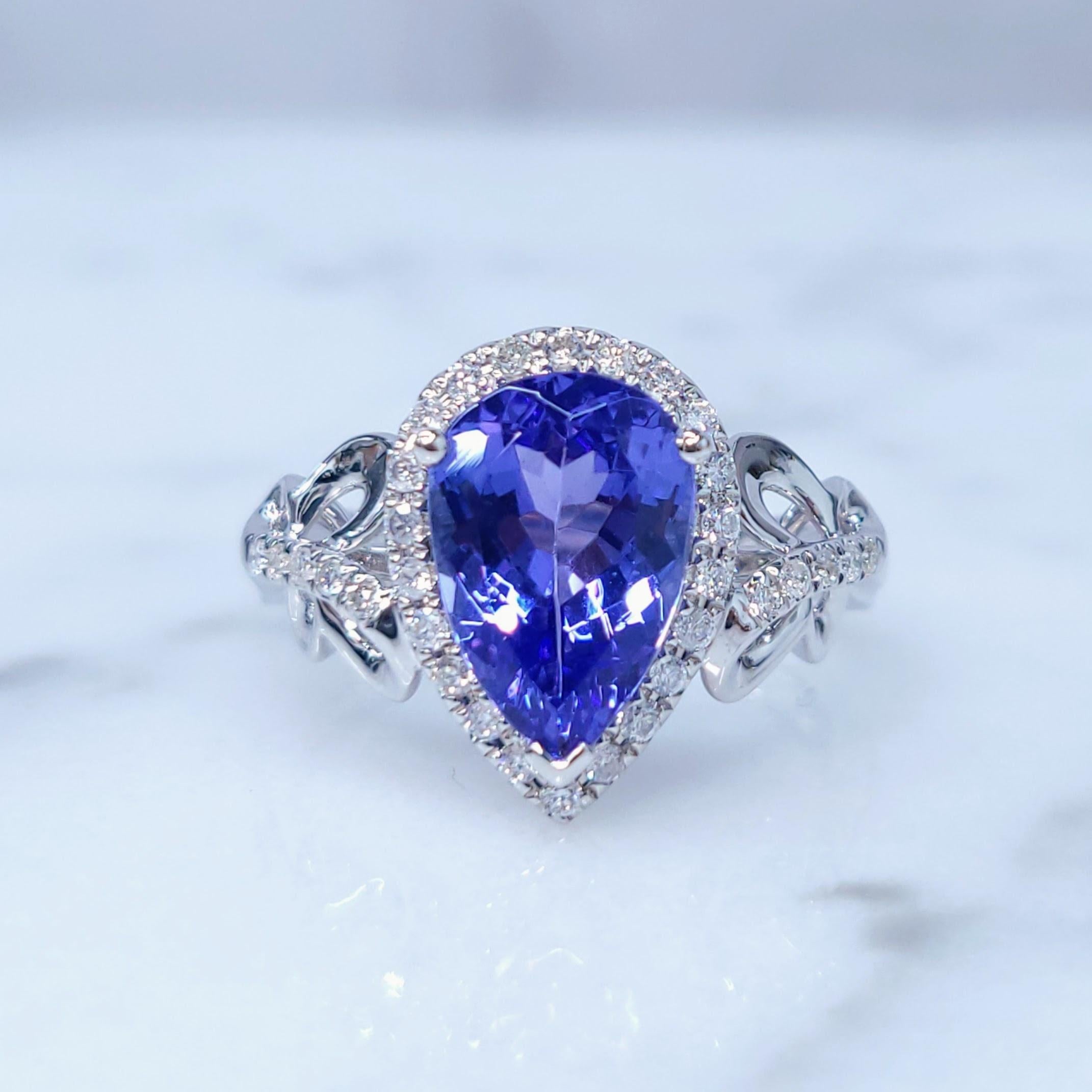 IGI Certified 2.47 Carat Tanzanite & Diamond Ring in 18K White Gold For Sale 1