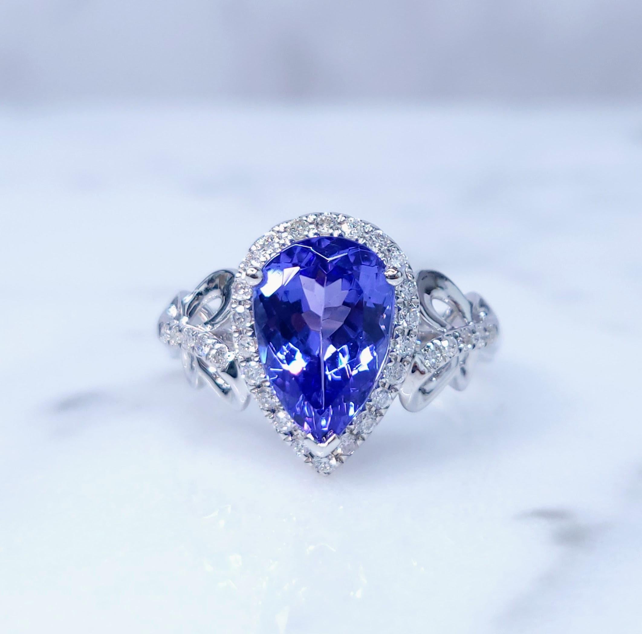 IGI Certified 2.47 Carat Tanzanite & Diamond Ring in 18K White Gold For Sale 2