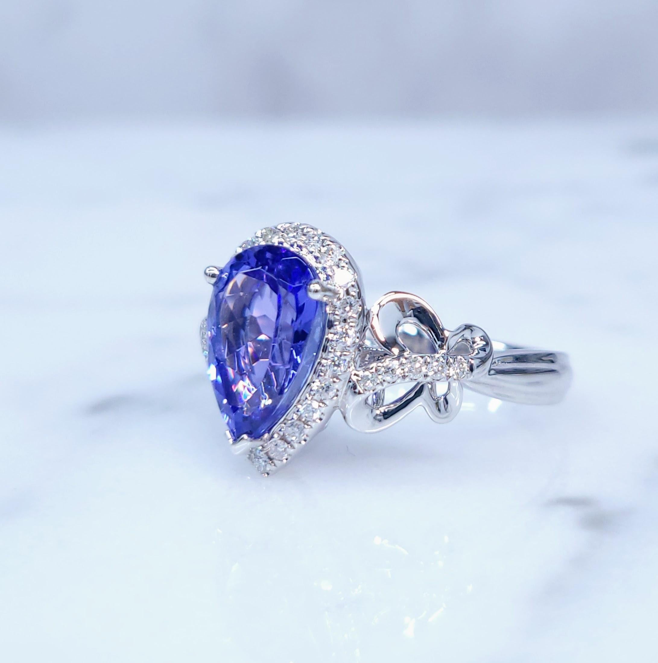 IGI Certified 2.47 Carat Tanzanite & Diamond Ring in 18K White Gold For Sale 3