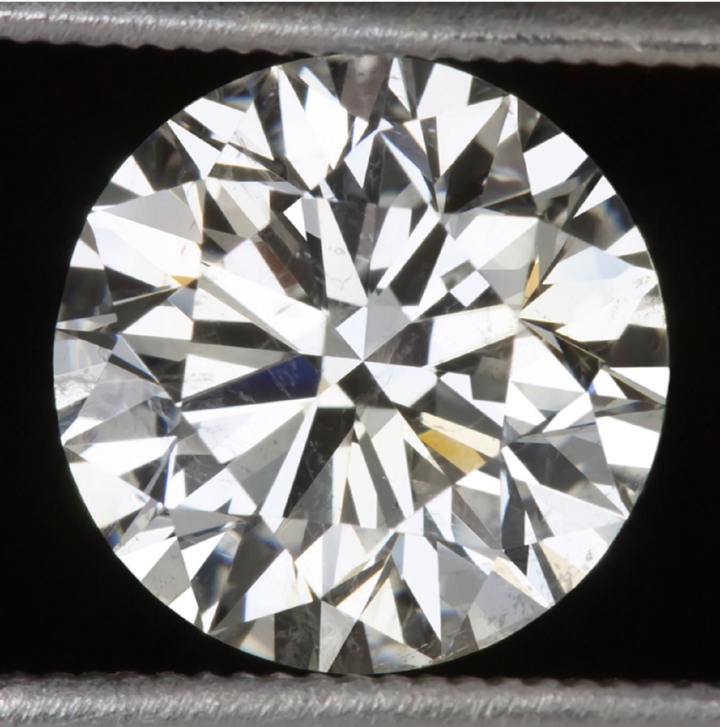 2 carat pave diamond ring