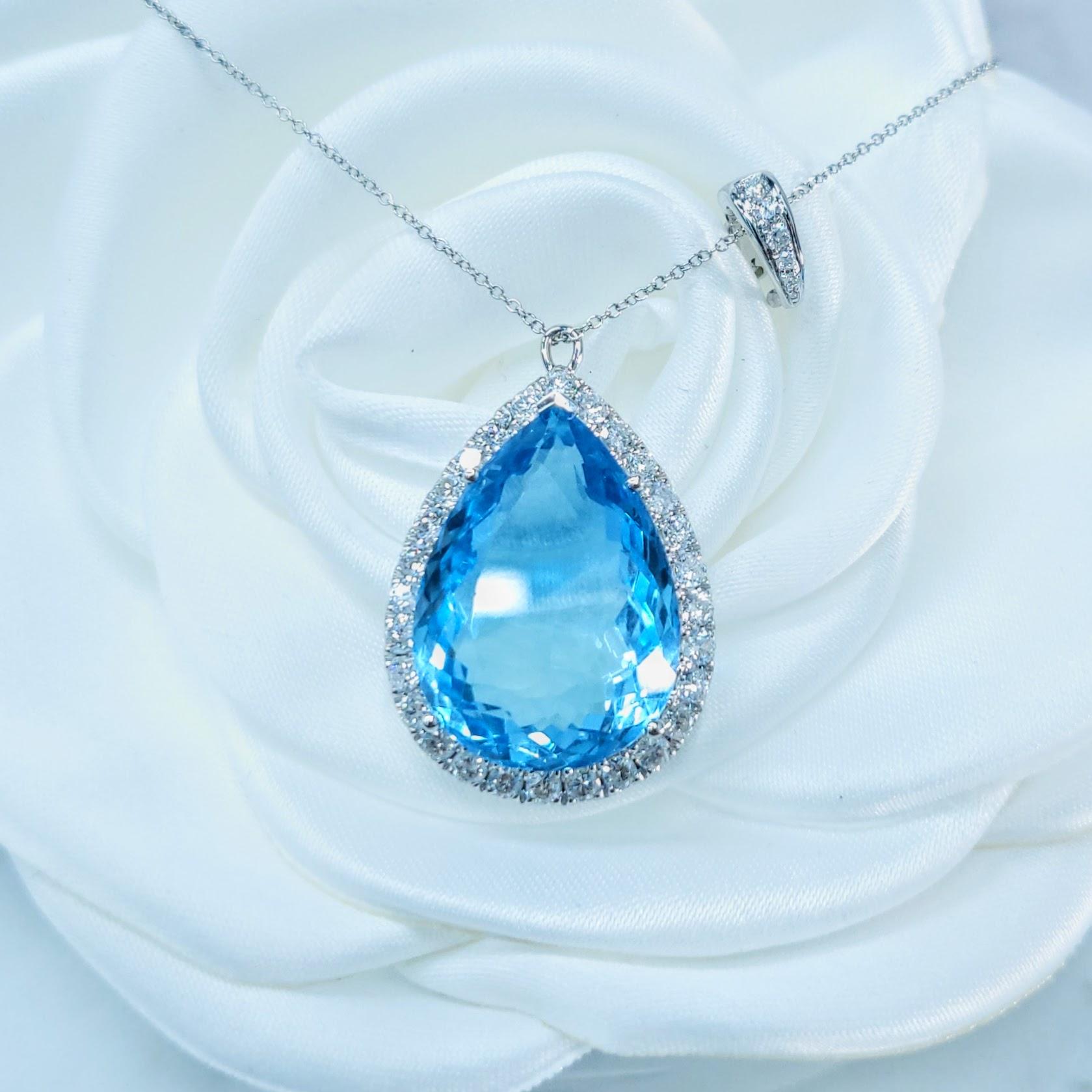Topaze et diamant certifiés IGI de 25,81 carats en or blanc 18 carats en vente 6