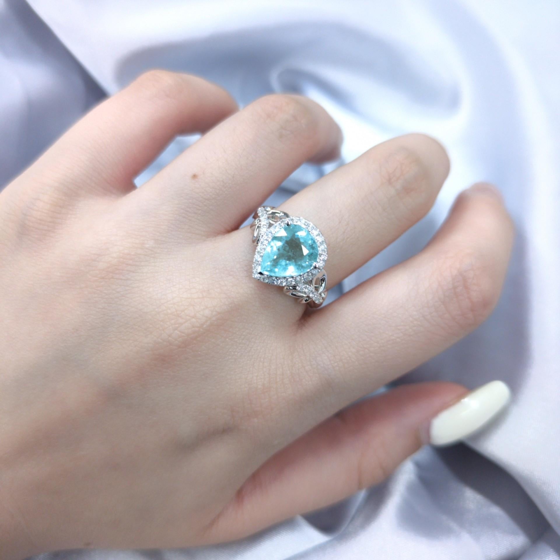 Anello con Paraiba e Diamante certificato IGI da 2,60 carati in oro bianco 18 carati In condizioni Nuovo in vendita a KOWLOON, HK