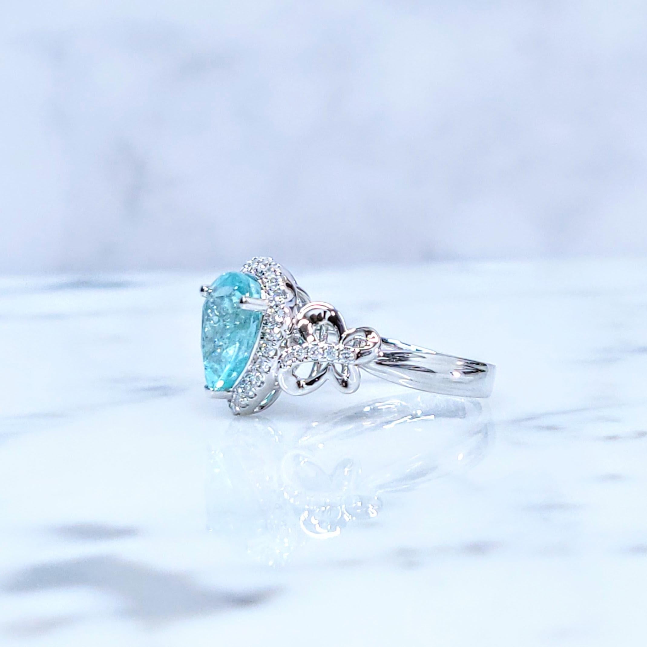 Anello con Paraiba e Diamante certificato IGI da 2,60 carati in oro bianco 18 carati in vendita 1