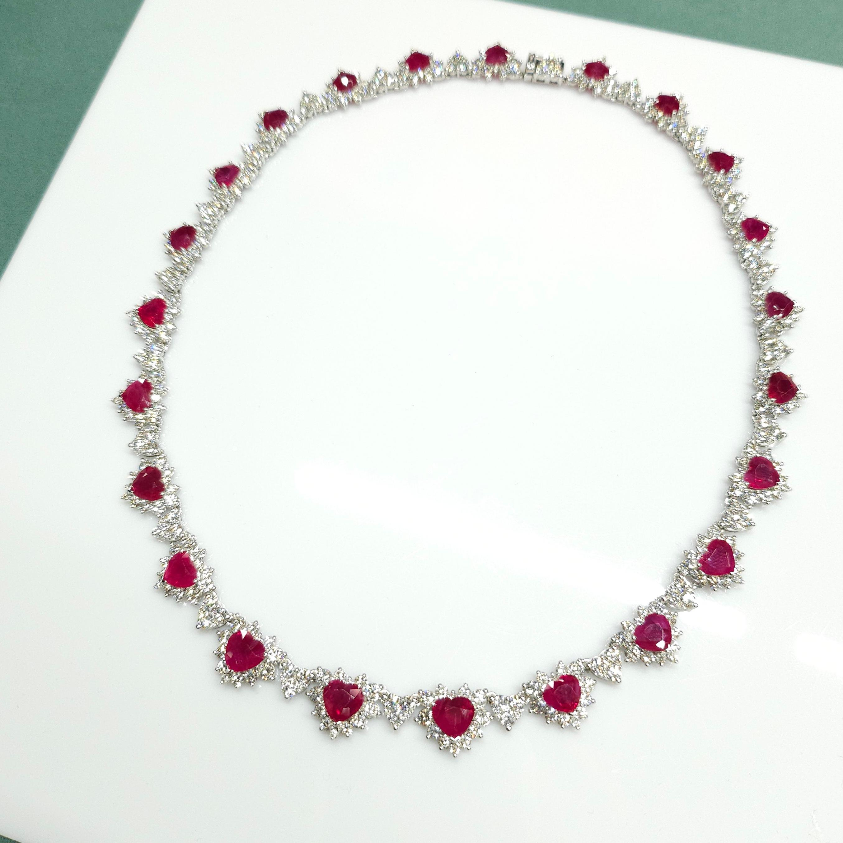 IGI Certified 26.58 Carat Burma Ruby & 18.85 Carat Diamond Necklace in 18K Gold For Sale 7