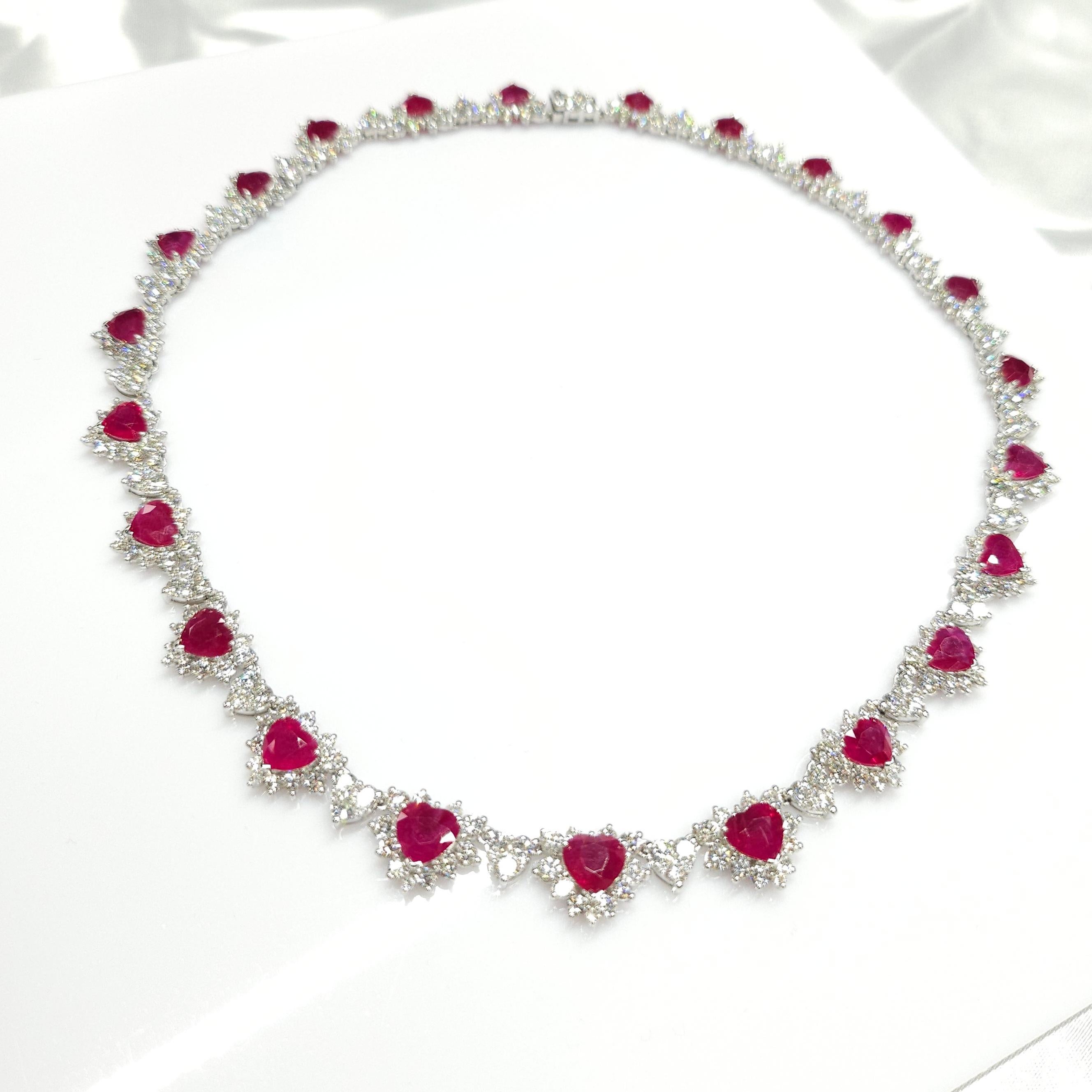 IGI Certified 26.58 Carat Burma Ruby & 18.85 Carat Diamond Necklace in 18K Gold In New Condition For Sale In KOWLOON, HK
