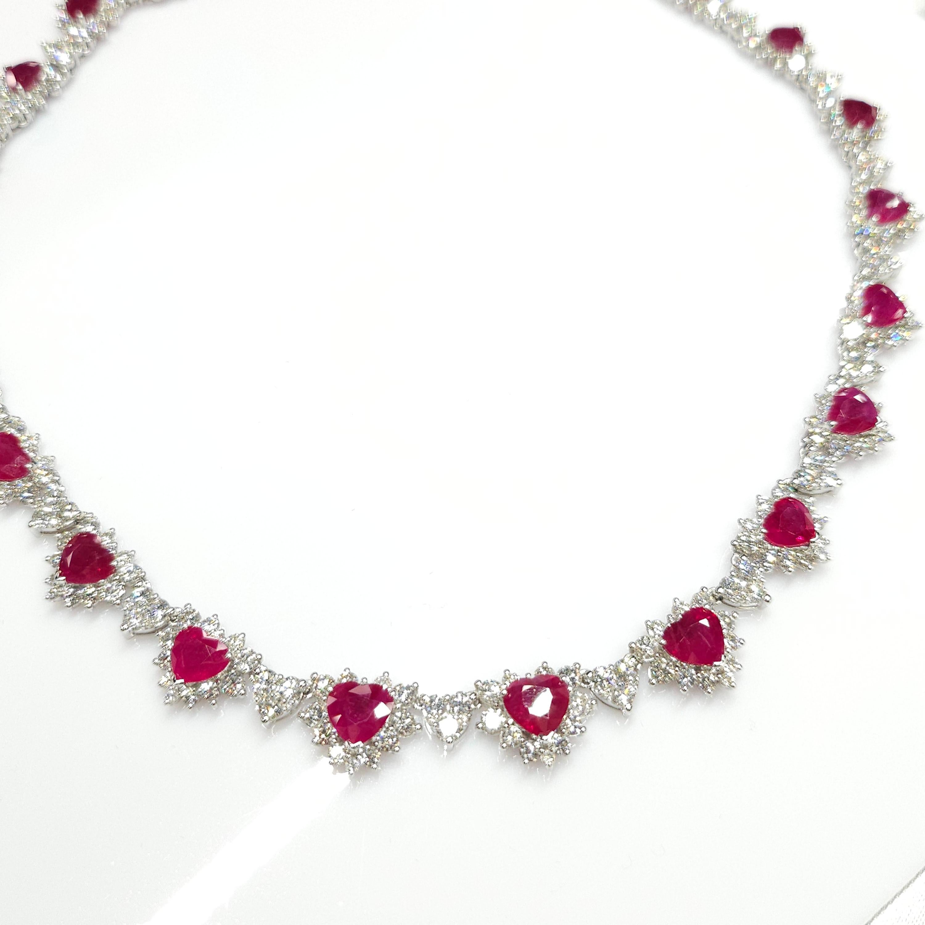 IGI Certified 26.58 Carat Burma Ruby & 18.85 Carat Diamond Necklace in 18K Gold For Sale 1