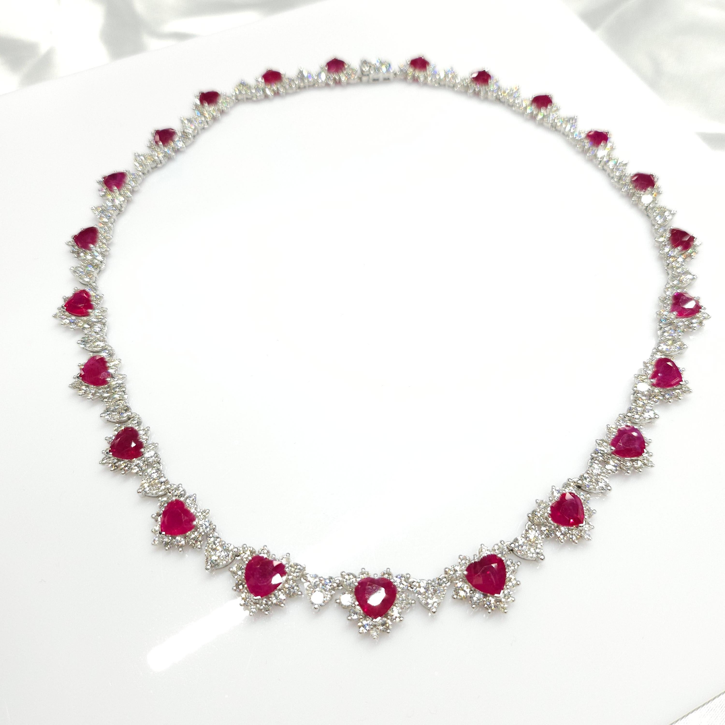 IGI Certified 26.58 Carat Burma Ruby & 18.85 Carat Diamond Necklace in 18K Gold For Sale 2