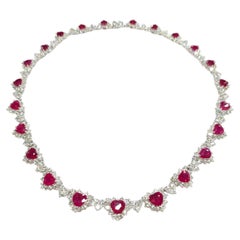 Collier en or 18 carats, certifié IGI, avec rubis de Birmanie de 26,58 carats et diamants de 18,85 carats