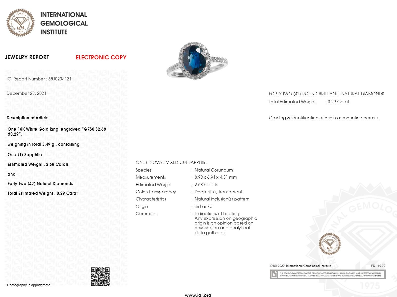 Bague en or blanc 18 carats avec saphir bleu de 2,68 carats et diamants certifiés IGI en vente 3
