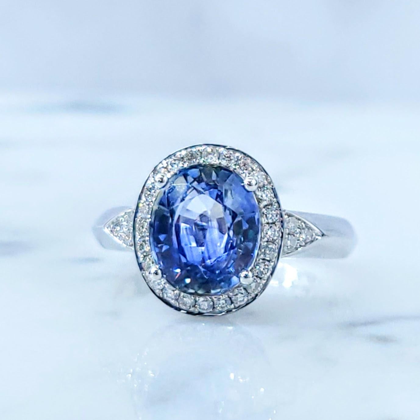 Bague en or blanc 18 carats certifiée IGI avec saphir et diamant de 2,70 carats en vente 6