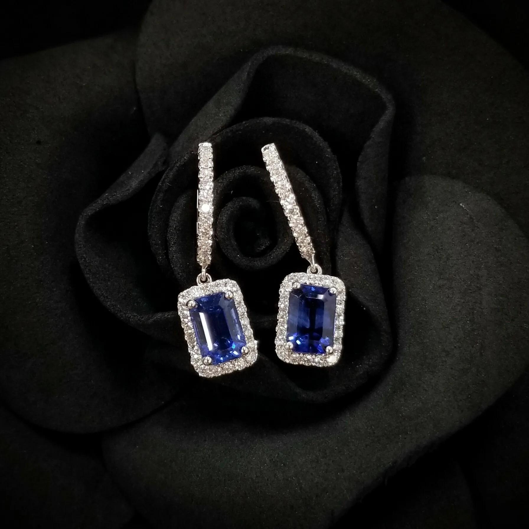 Boucles d'oreilles en or blanc 18 carats saphir et diamant certifiées IGI de 2,77 carats en vente 6