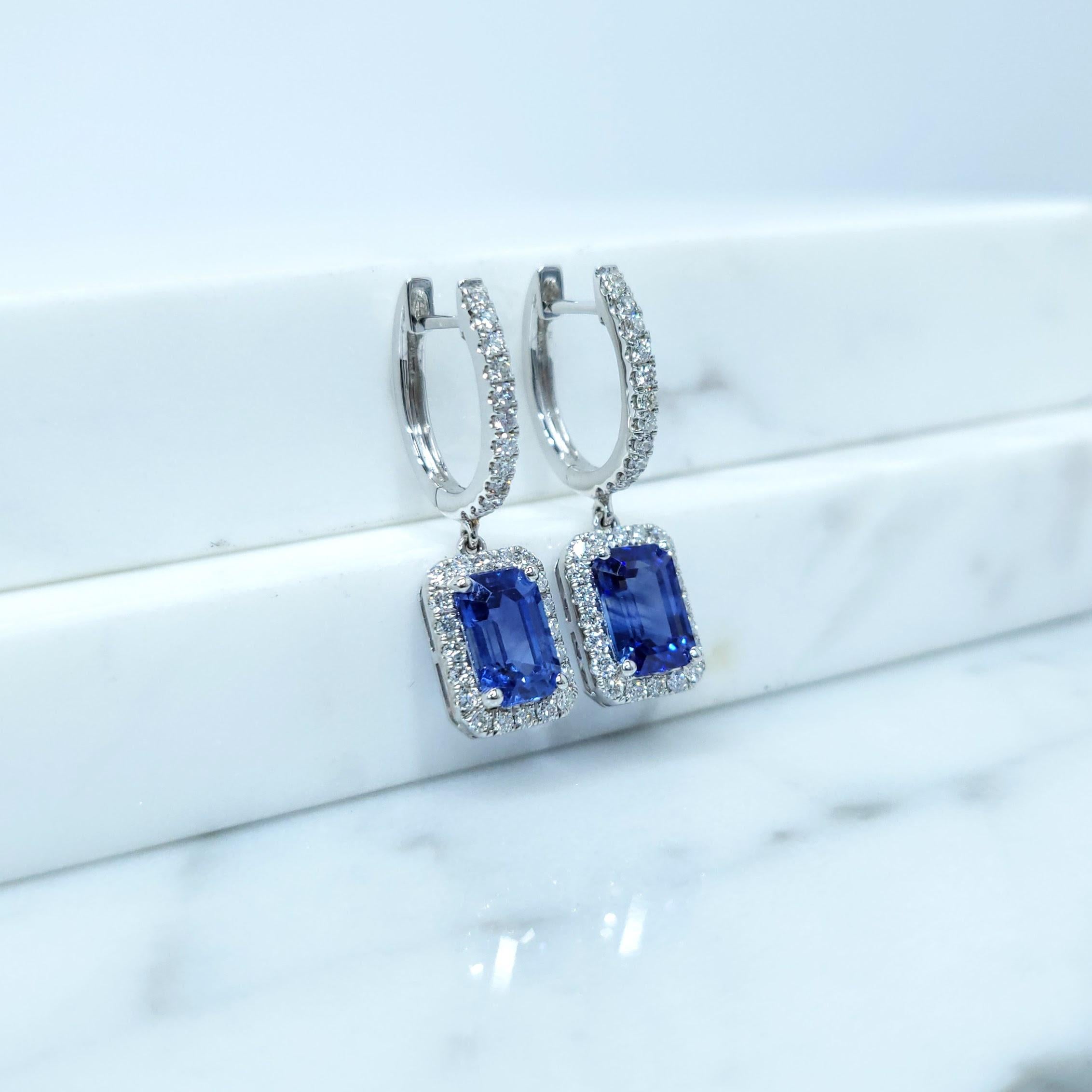 Boucles d'oreilles en or blanc 18 carats saphir et diamant certifiées IGI de 2,77 carats en vente 2