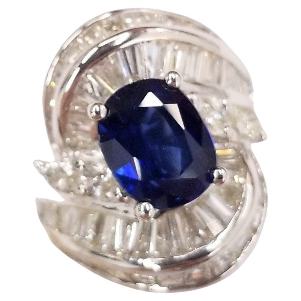 IGI Certified 2.78Carat Blue Sapphire & Diamond Ring in 18K White Gold For Sale