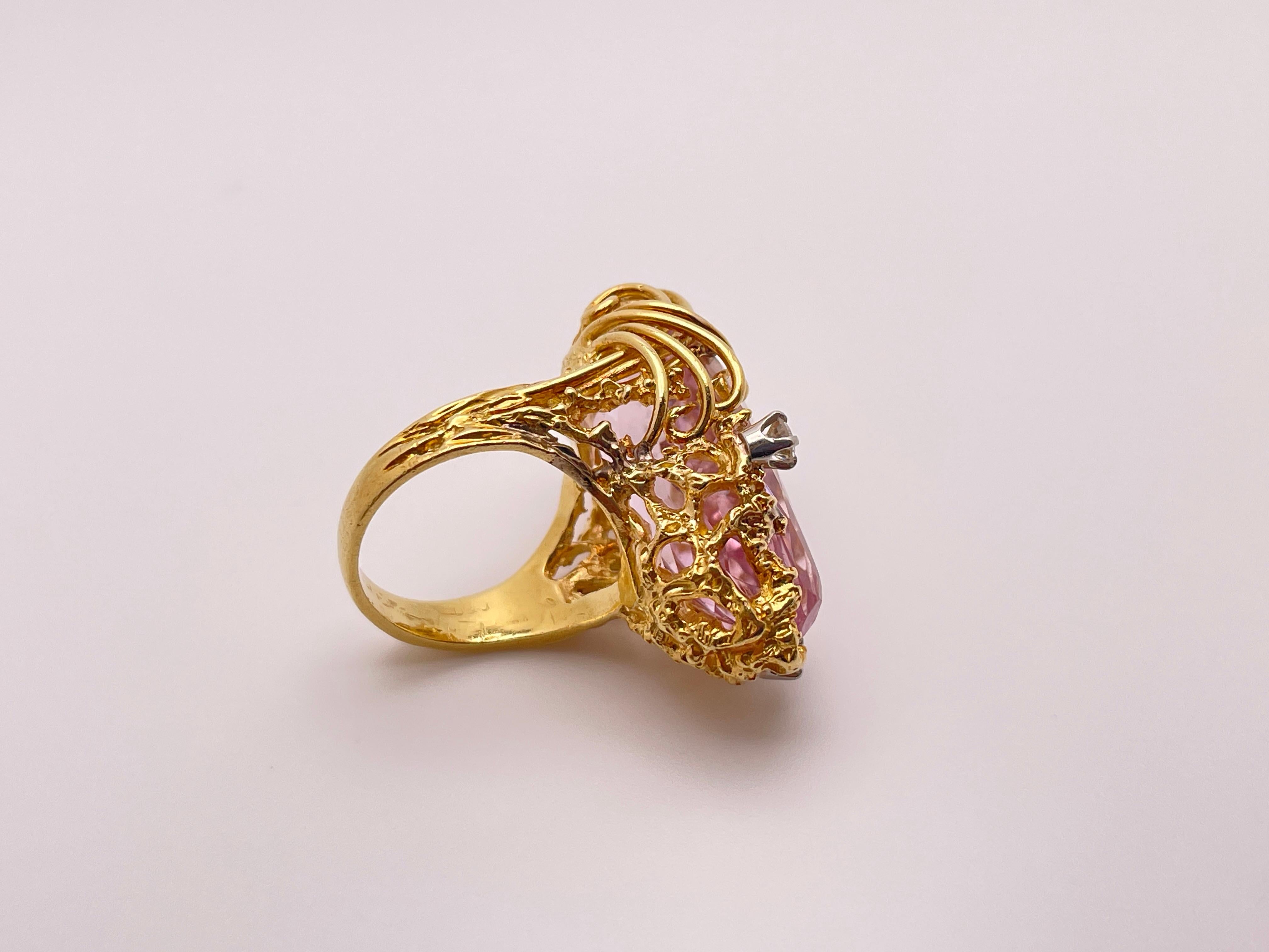 Bague en or jaune 18 carats certifiée IGI avec 28 CT de diamants en kunzite rose naturelle en vente 1