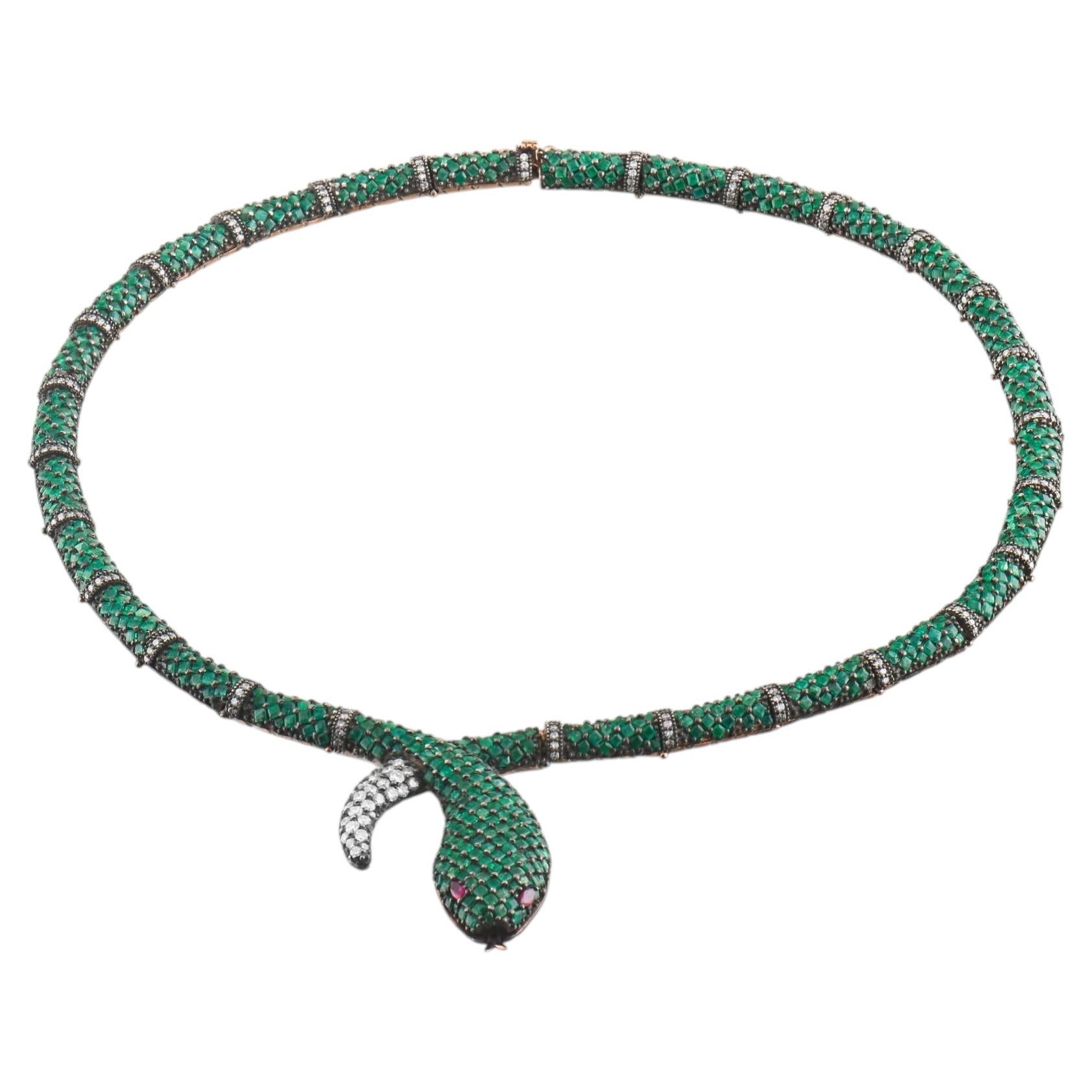 IGI Certified 28.42 Carat Diamond and Emerald Snake Choker Necklace in 8K Gold