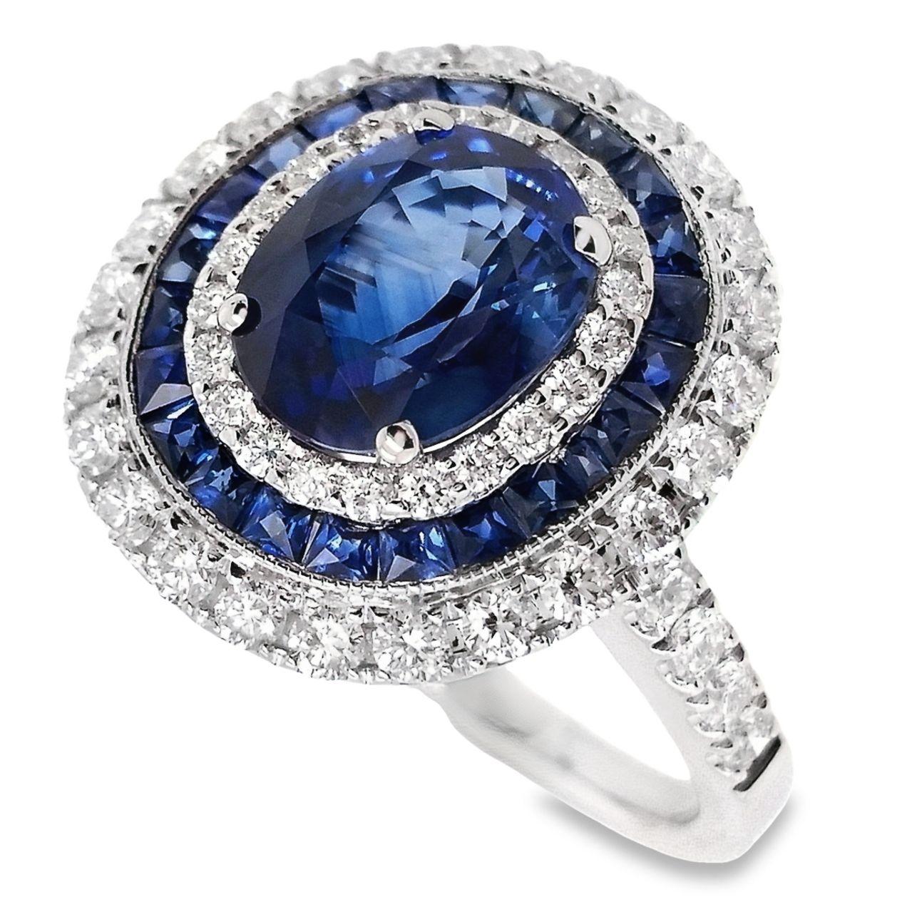 IGI Certified 2.87ct Natural Sapphires and 0.74ct Diamonds 18k White Gold Ring In New Condition For Sale In Hong Kong, HK