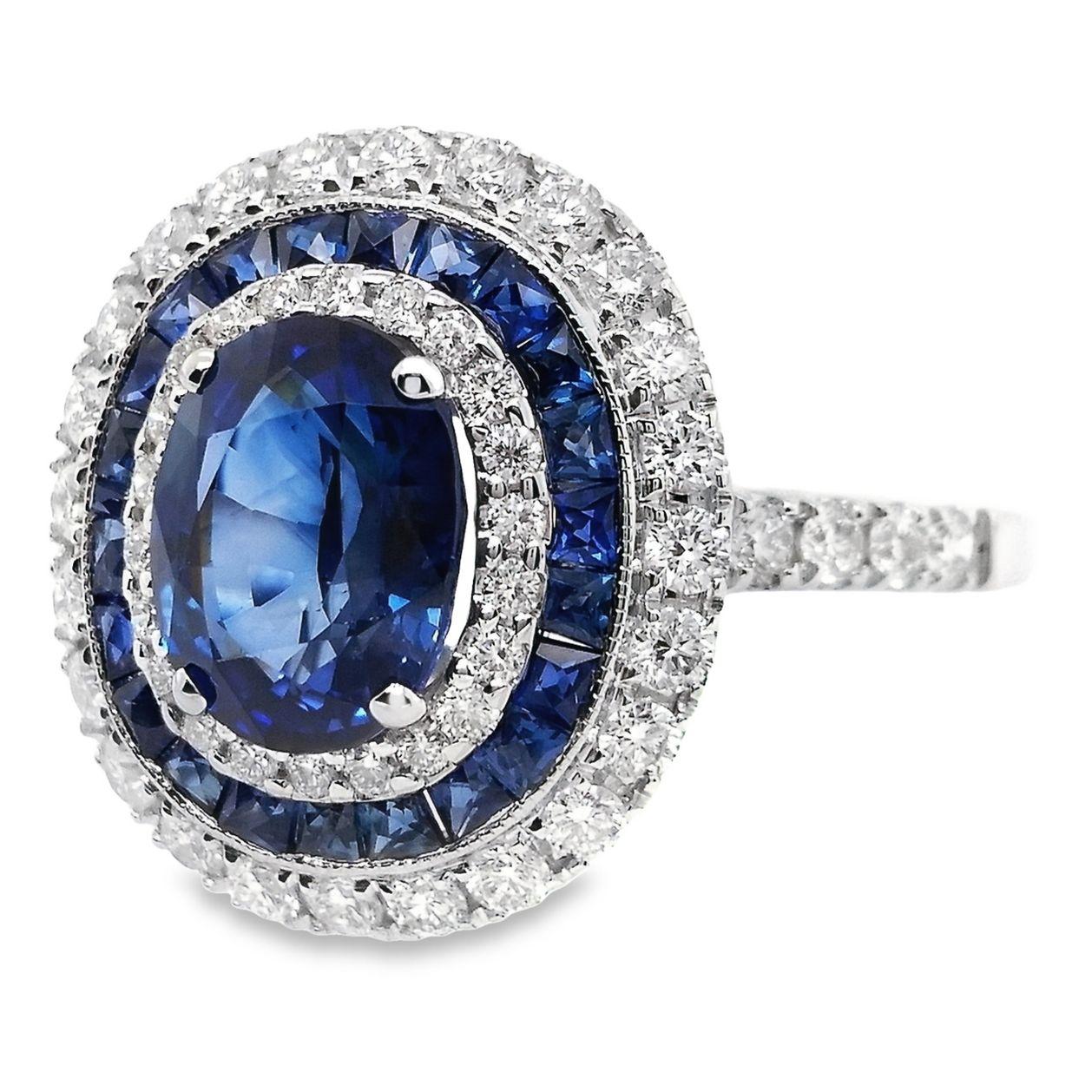 Women's IGI Certified 2.87ct Natural Sapphires and 0.74ct Diamonds 18k White Gold Ring For Sale