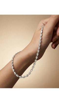 IGI Certified 28.80 Ct Pear Shape 18K Gold Choker