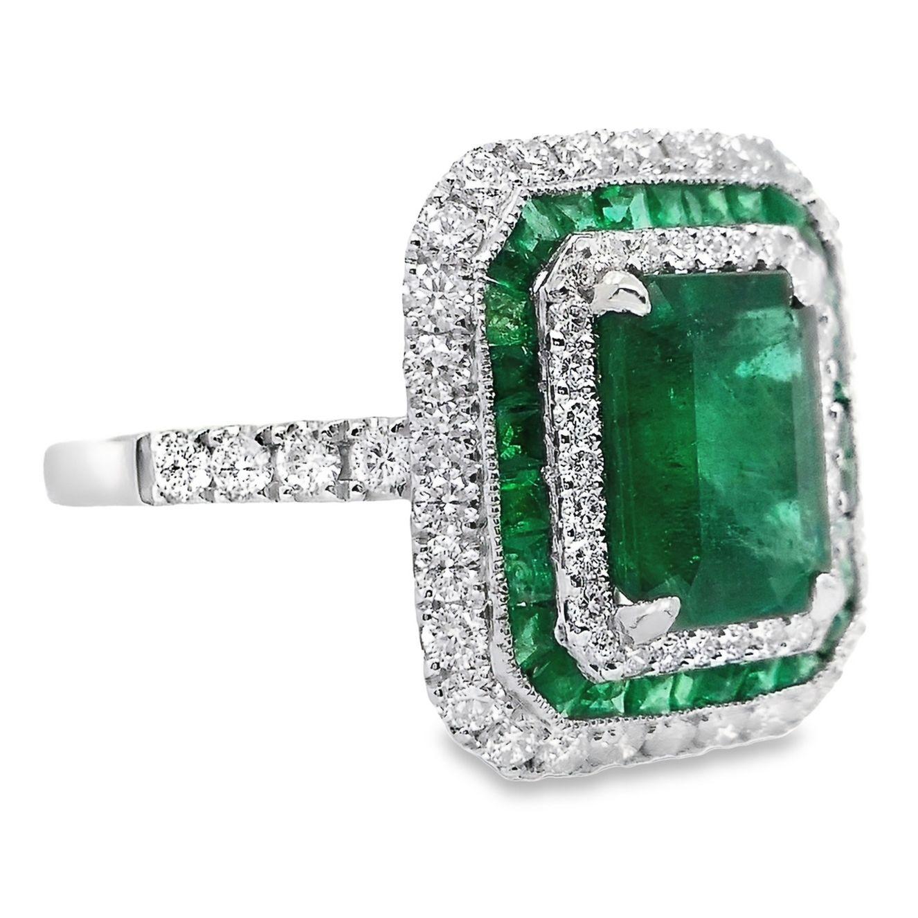 IGI Certified 2.89ct Natural Emeralds 0.87 Carat Natural Diamonds 18K Gold Ring For Sale 1