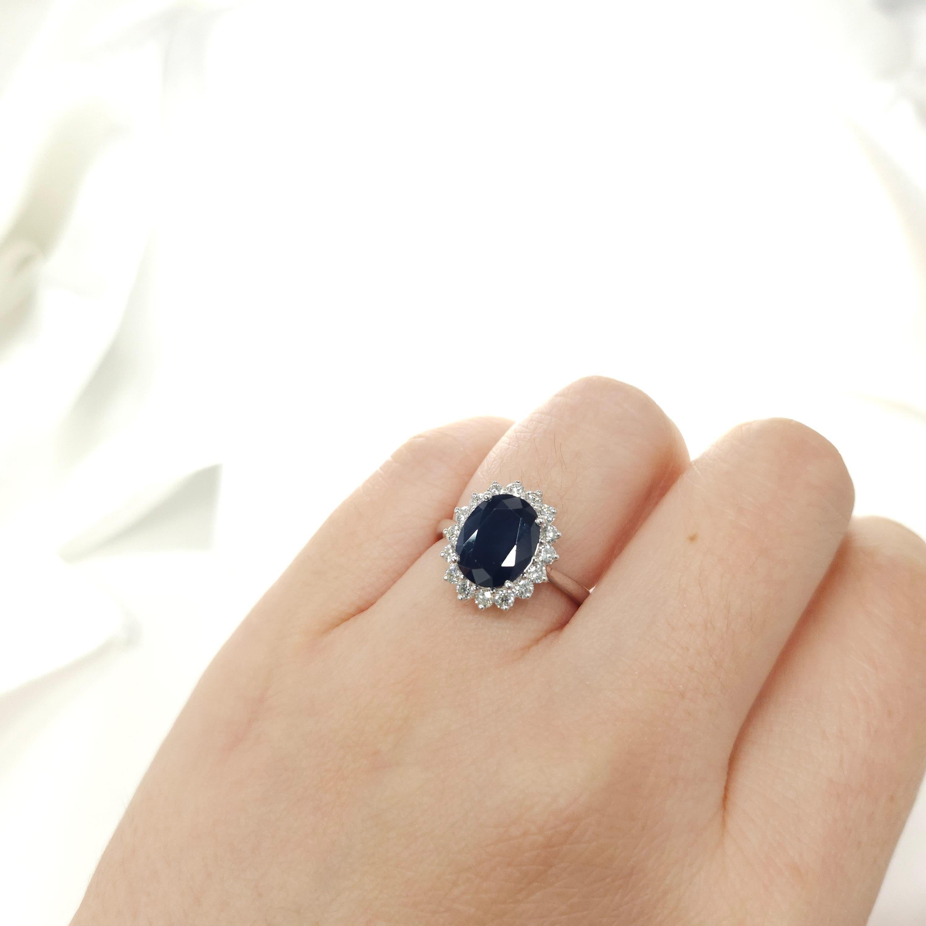 IGI Certified 2.90 Carat Blue Sapphire & Diamond Ring in 18K White Gold For Sale 2
