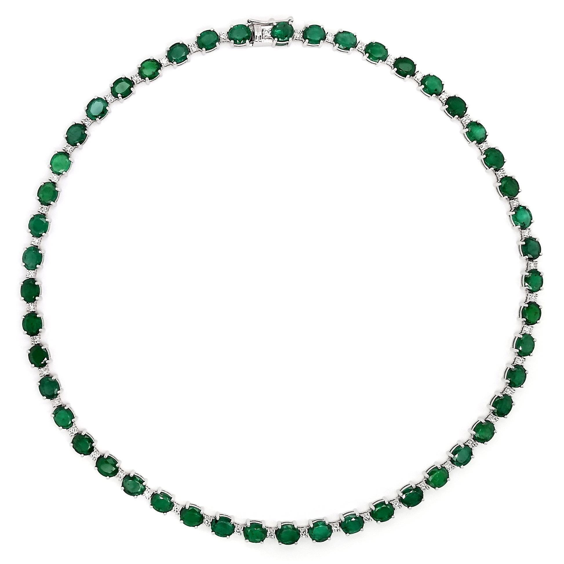 IGI Certified 29.42ct Natural Emeralds 1.77ct Natural Diamonds Gold Necklace For Sale 5