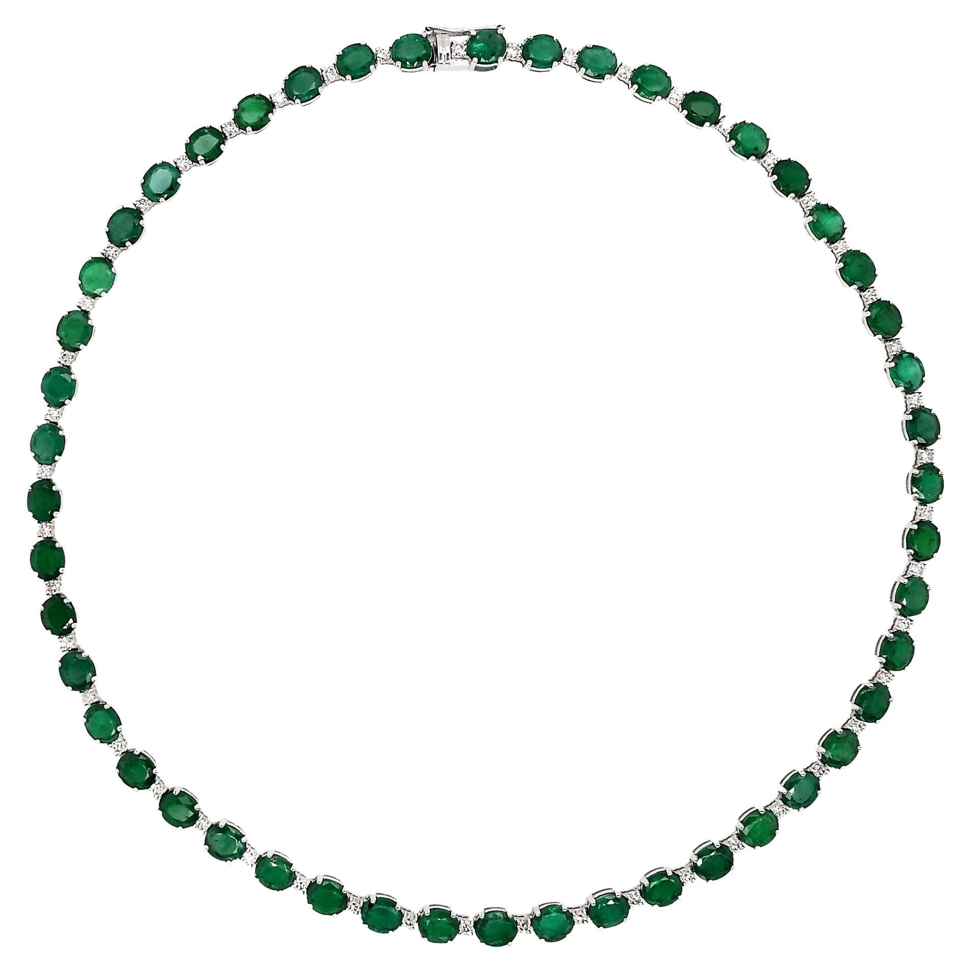 IGI Certified 29.42ct Natural Emeralds 1.77ct Natural Diamonds Gold Necklace For Sale