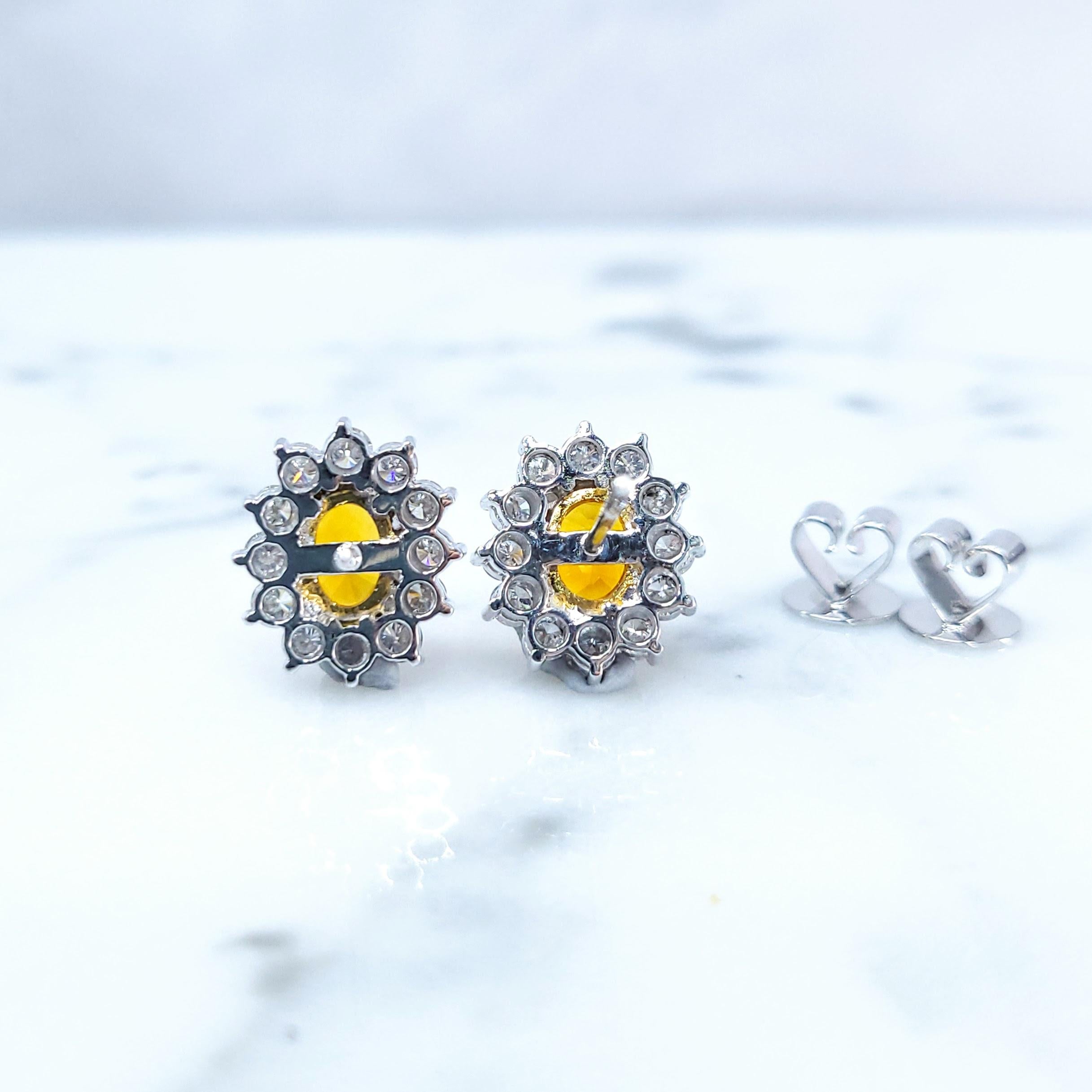 Pendientes de zafiro naranja y diamante de oro blanco de 18 quilates con certificado IGI de 2,98 quilates en venta 7