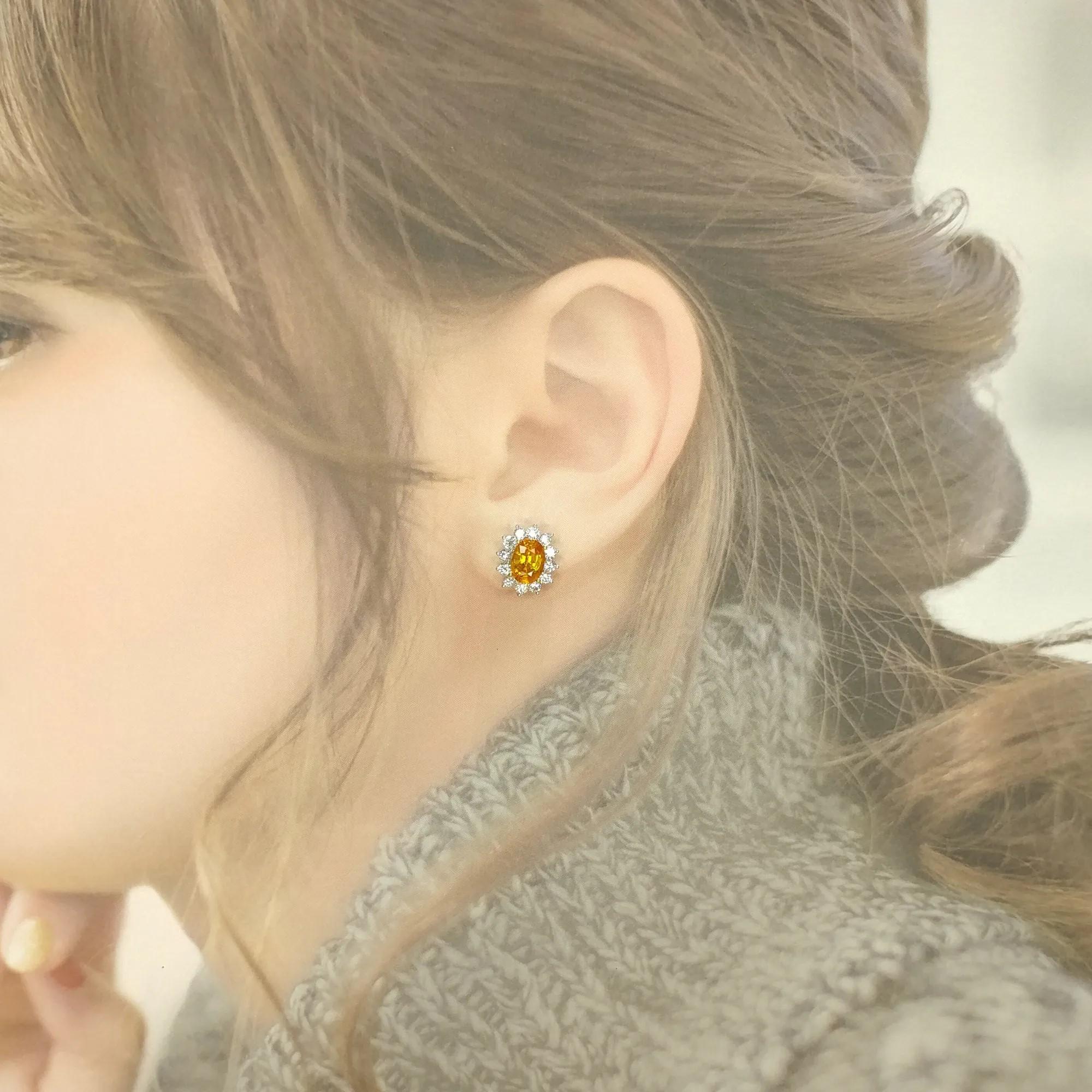 Pendientes de zafiro naranja y diamante de oro blanco de 18 quilates con certificado IGI de 2,98 quilates en venta 11
