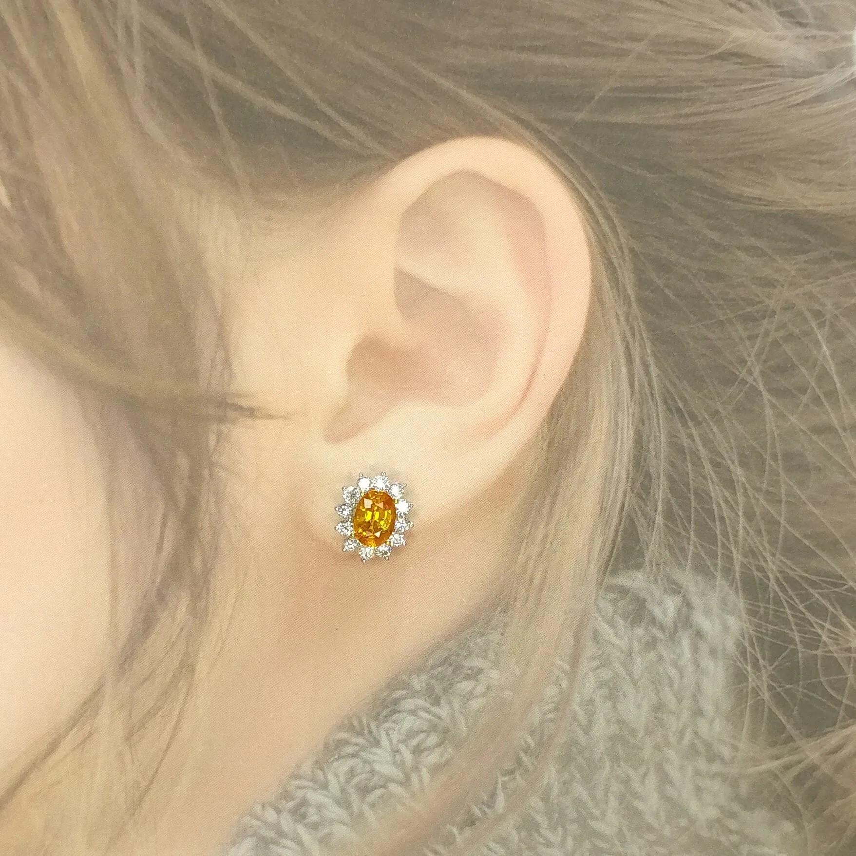 Pendientes de zafiro naranja y diamante de oro blanco de 18 quilates con certificado IGI de 2,98 quilates en venta 12