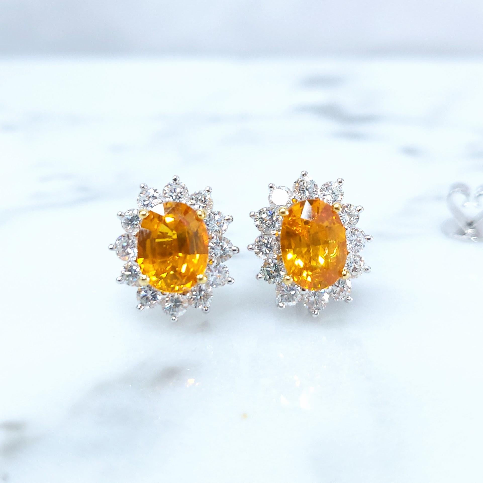 Pendientes de zafiro naranja y diamante de oro blanco de 18 quilates con certificado IGI de 2,98 quilates en venta 1