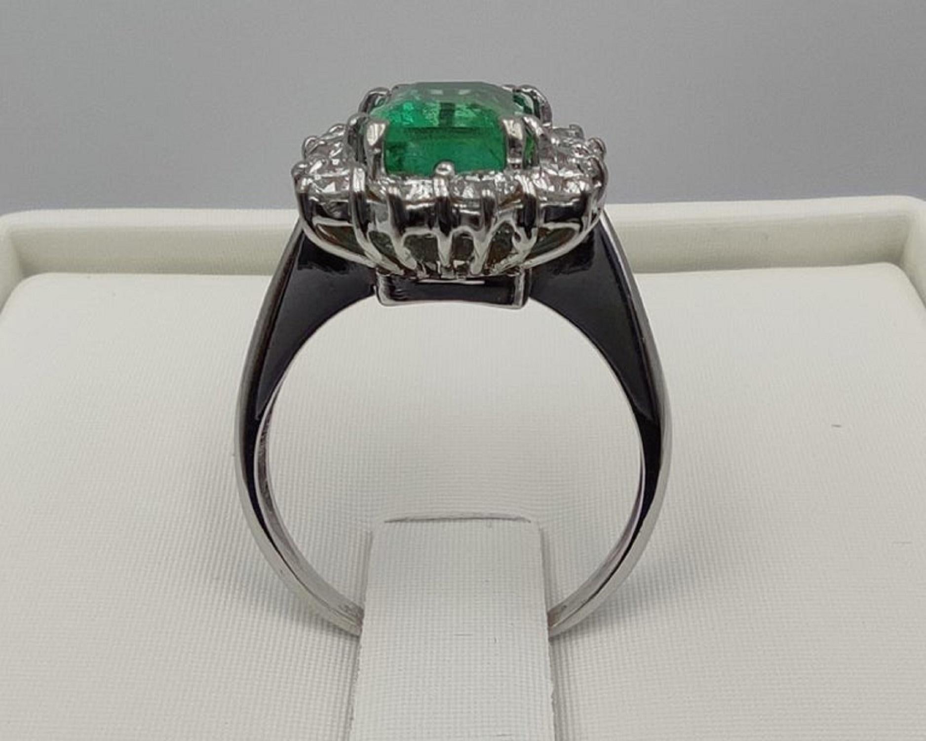 green emerald white gold