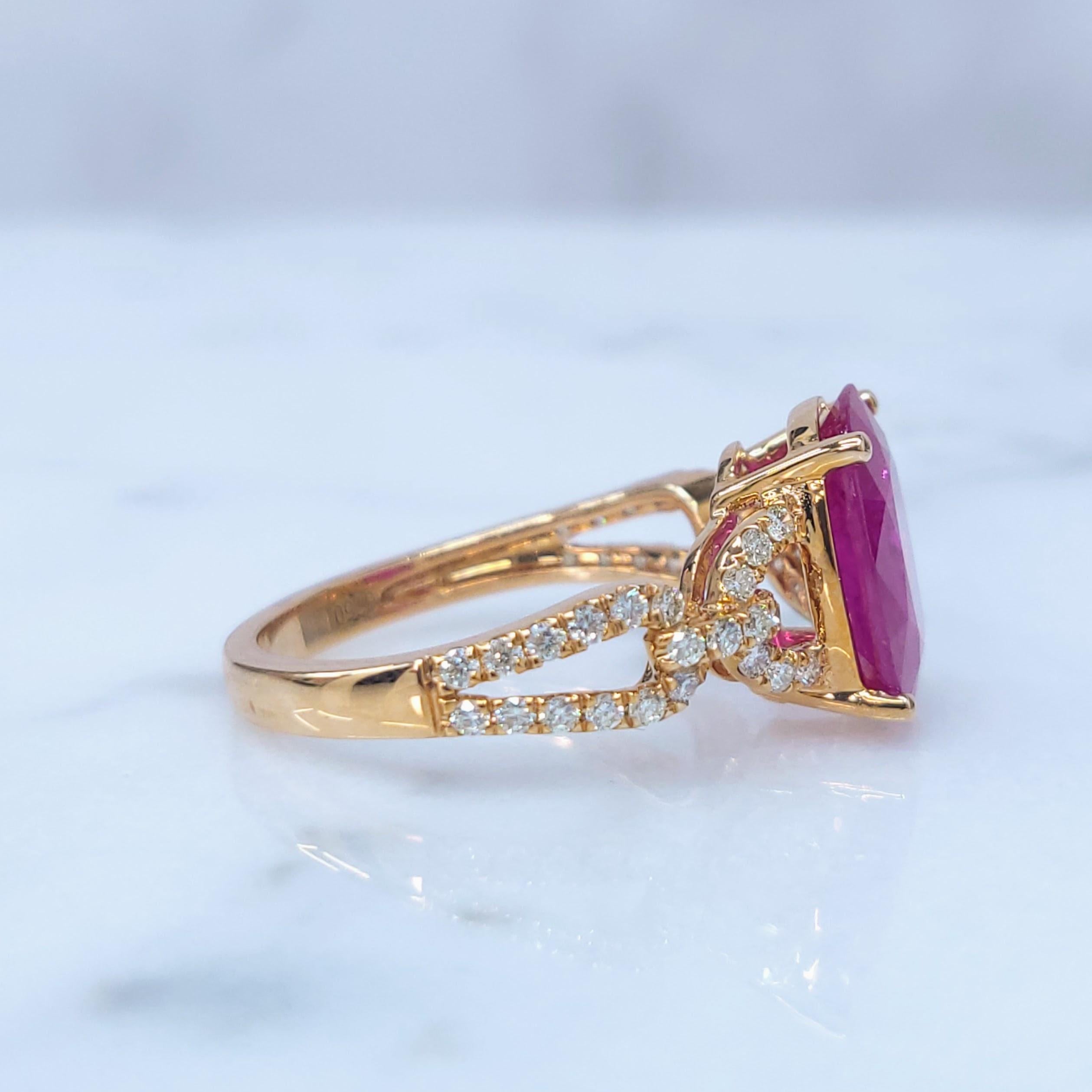 Women's IGI Certified 3.00 Carat Burma Ruby & Diamond Ring in 18K Rose Gold For Sale