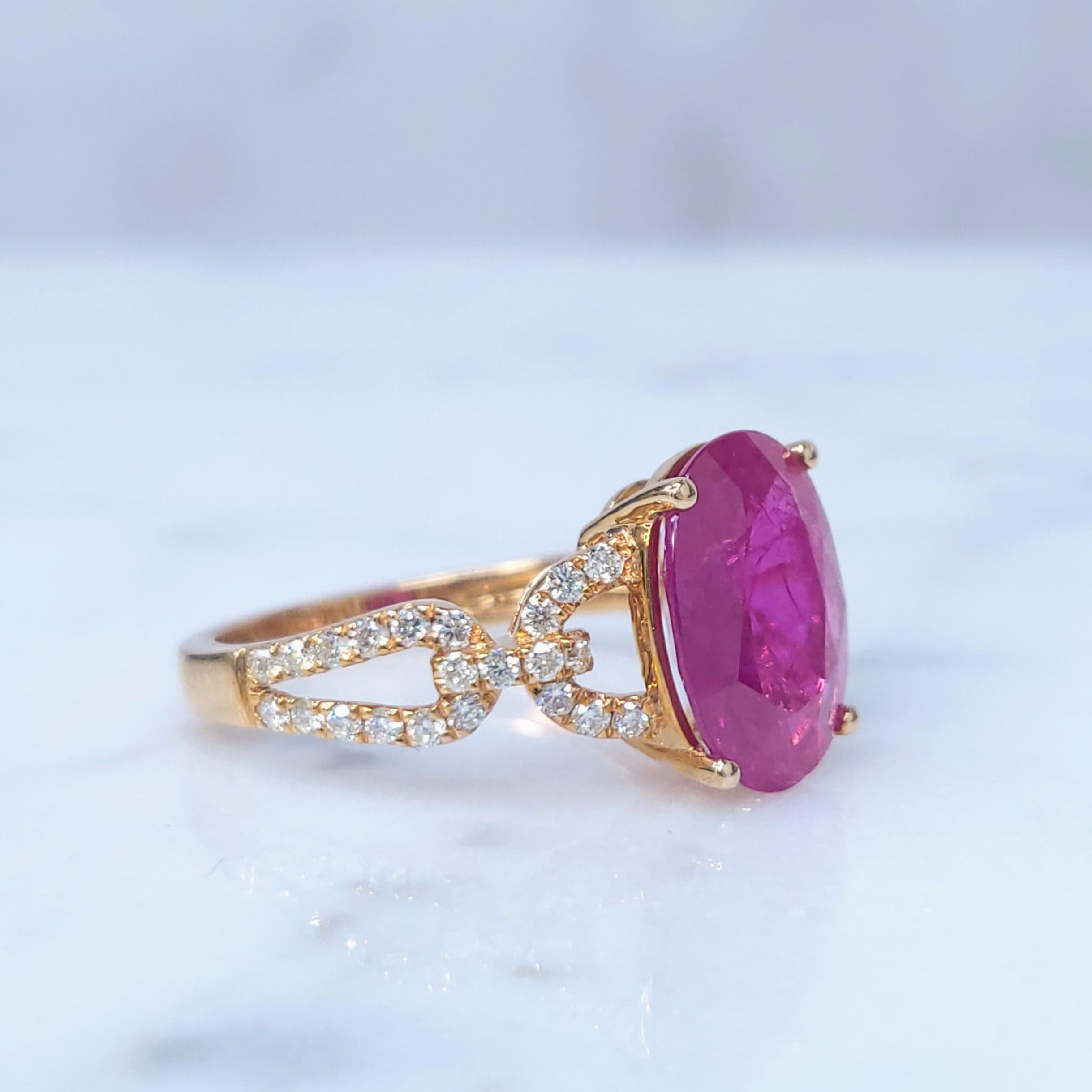 IGI Certified 3.00 Carat Burma Ruby & Diamond Ring in 18K Rose Gold For Sale 1