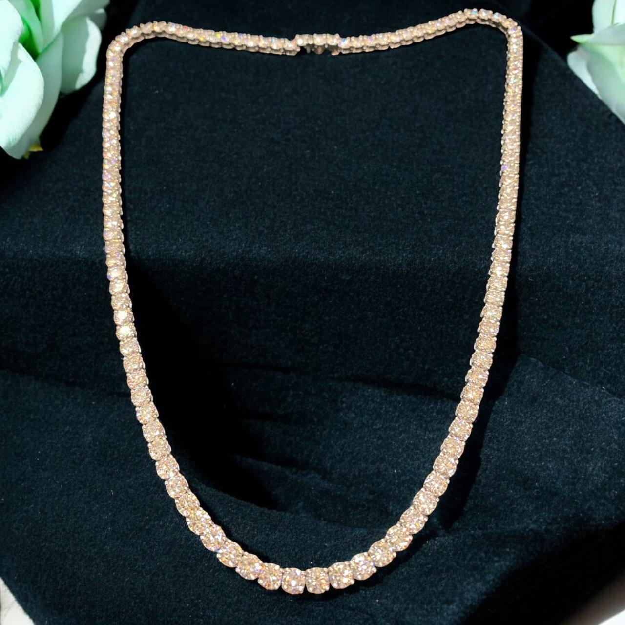 Women's or Men's IGI Certified 30.00 Carat F/VS1  Natural Diamonds Gold Tennis Necklace For Sale