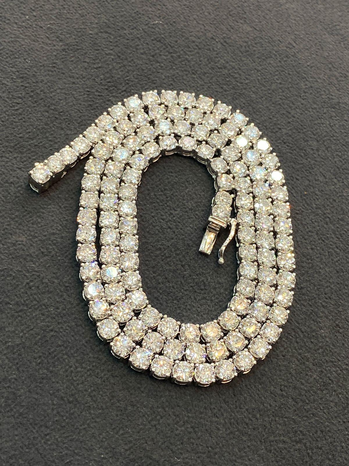IGI Certified 30.00 Carat F/VS1  Natural Diamonds Gold Tennis Necklace For Sale 3