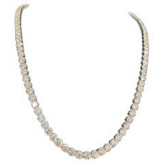 IGI Certified 30.00 Carat F VS1 Round Brilliant Diamond Necklace in 18K Gold