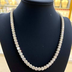 IGI Certified 30.00 Carat F VS1 Round Brilliant Diamonds Necklace in 18K Gold