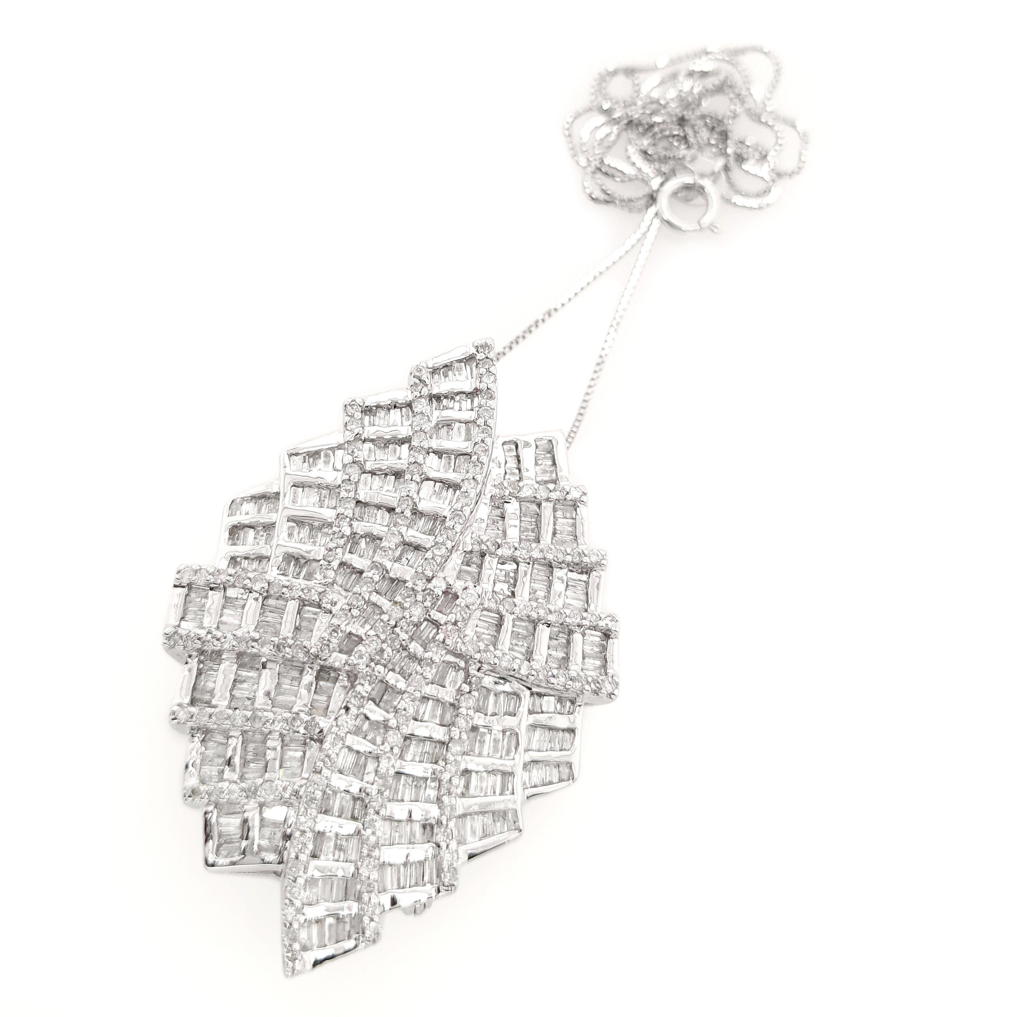 Mixed Cut IGI Certified 3.00ct Natural Diamonds 18K White Gold Necklace and Brooch For Sale