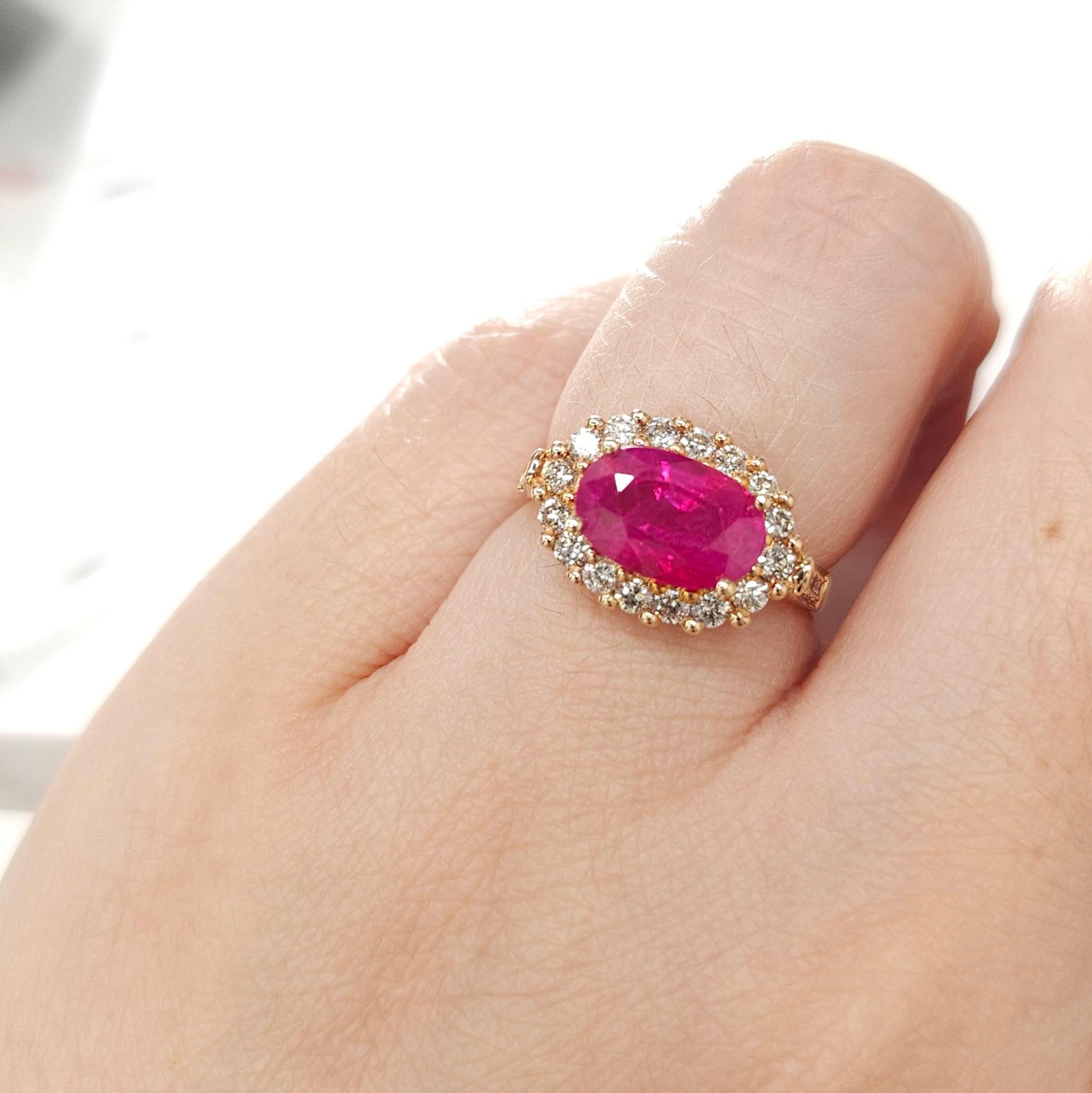 Modern IGI Certified 3.01 Carat Burma Ruby & Diamond Ring in 18K Rose Gold For Sale