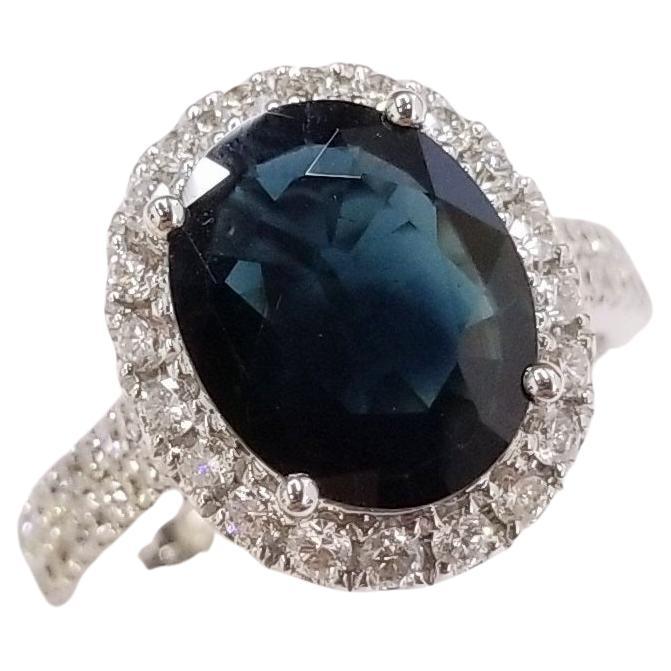 IGI Certified 3.03Carat Blue Sapphire & Diamond Ring in 18K White Gold For Sale