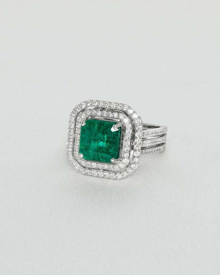 IGI Certified 3.04 Ct Emerald Diamond Antique Art Deco Style Engagement Ring In New Condition For Sale In Kaohsiung City, TW