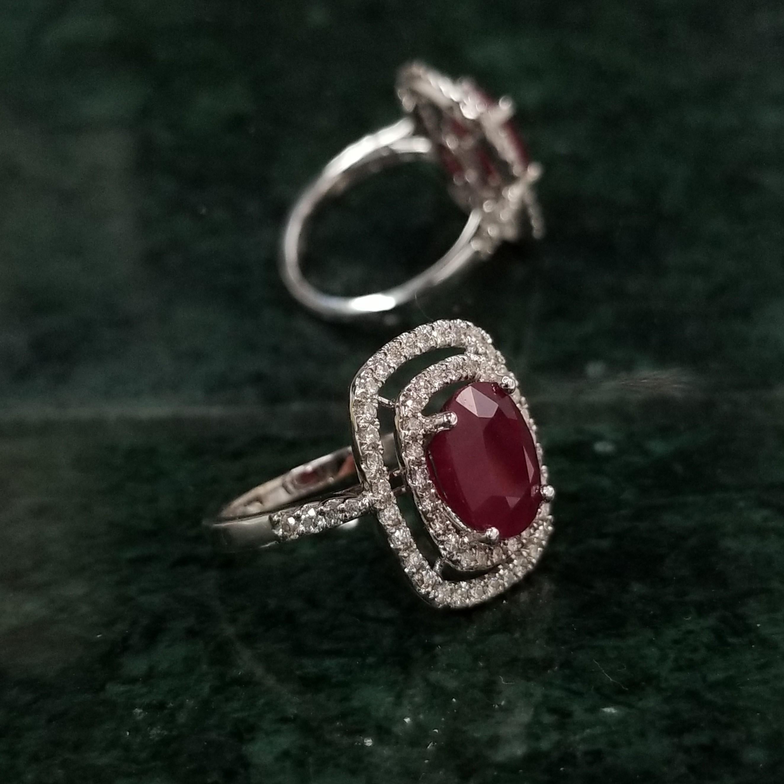 IGI Certified 3.05Carat Ruby & Diamond Ring in 18K White Gold For Sale 1