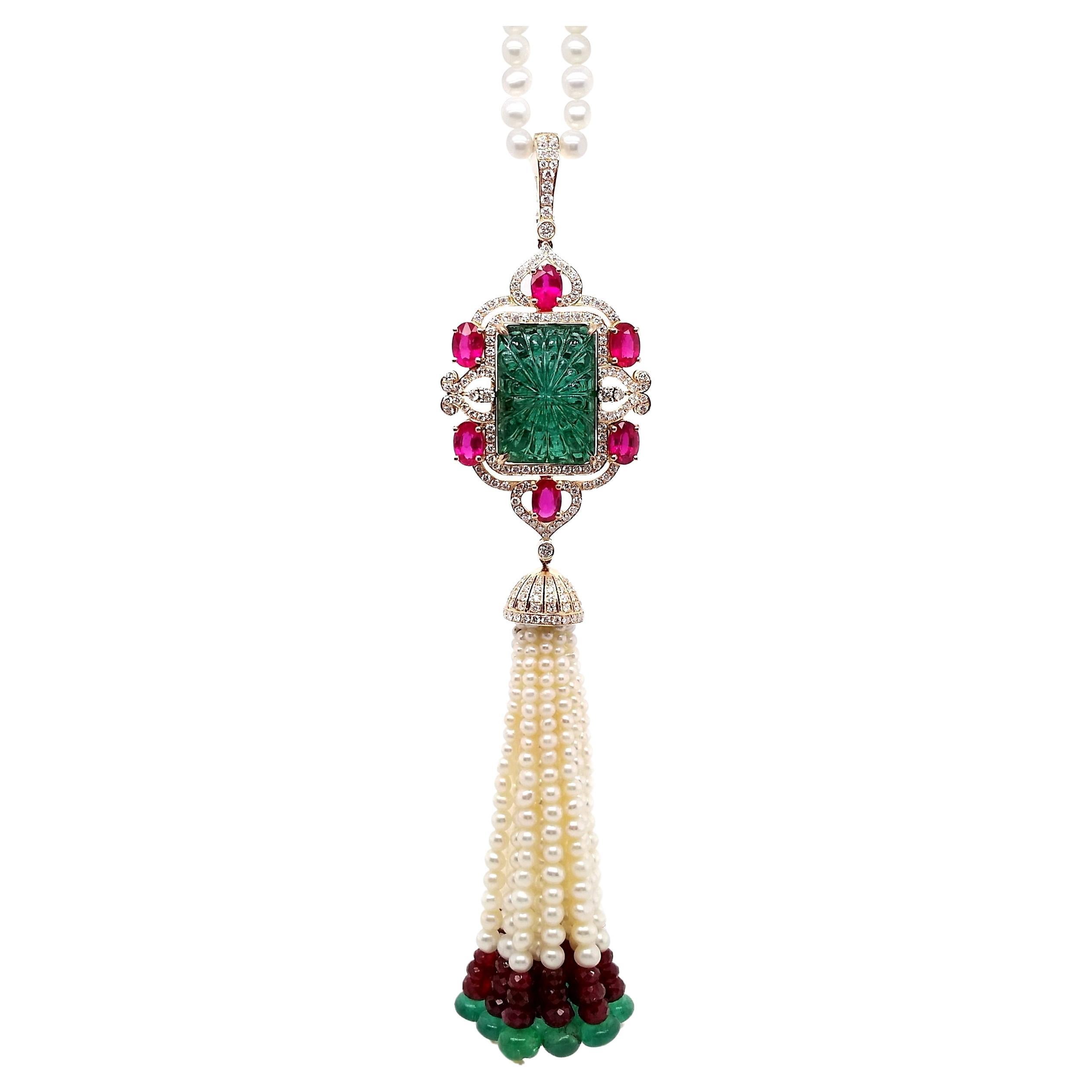 Halskette mit IGI-zertifiziertem 30,86 Karat Smaragd 23,65 Karat Rubine 1,52 Karat Diamanten und Perlen im Angebot