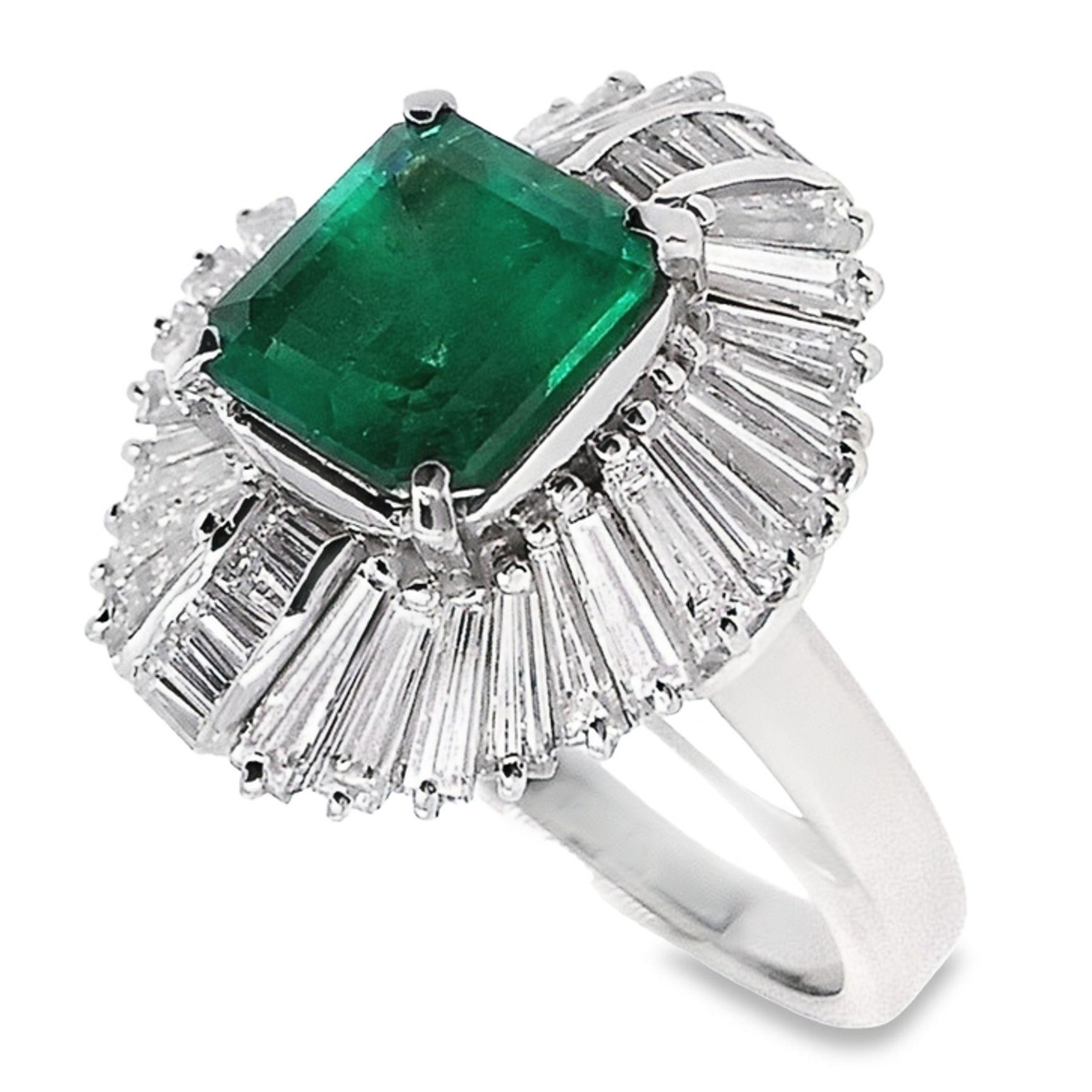 IGI Certified 3.13ct Not-Treated Colombia Emerald 2.40ct Diamonds Platinum Ring In New Condition For Sale In Hong Kong, HK