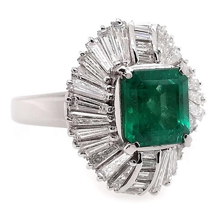 IGI Certified 3.13ct Not-Treated Colombia Emerald 2.40ct Diamonds Platinum Ring For Sale 3
