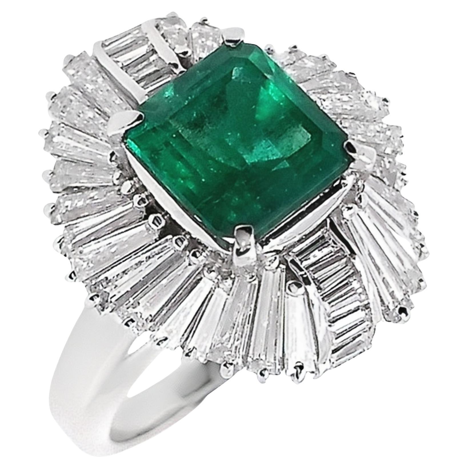 IGI Certified 3.13ct Not-Treated Colombia Emerald 2.40ct Diamonds Platinum Ring For Sale