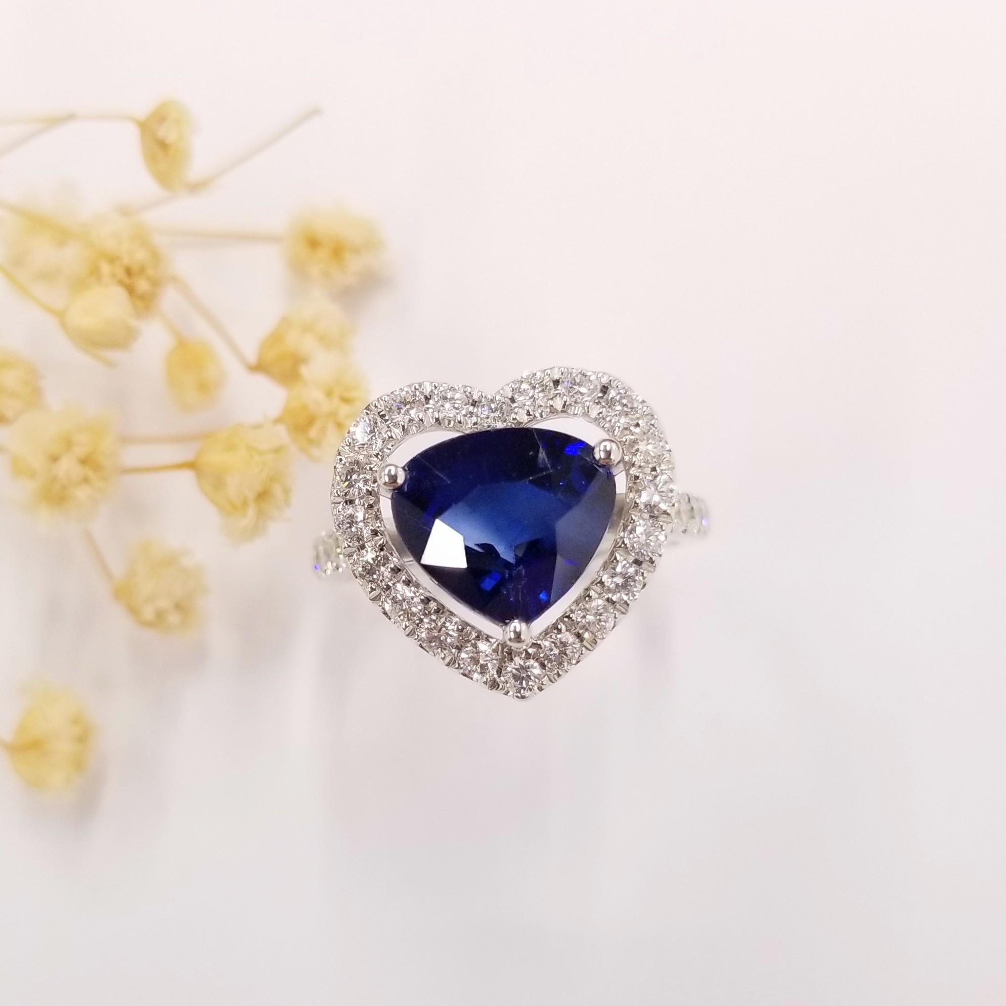 Pear Cut IGI Certified 3.15Carat Blue Sapphire & Diamond Ring in 18K White Gold For Sale