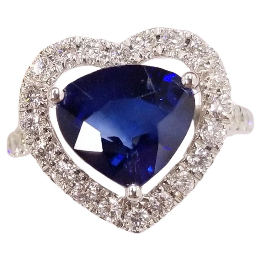 IGI Certified 3.15Carat Blue Sapphire & Diamond Ring in 18K White Gold For Sale